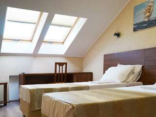 Гостиница Аристократ Нижнее Джемете Семейный номер с балконом-4