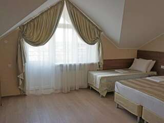 Гостиница Аристократ Нижнее Джемете Трехместный номер с балконом-9