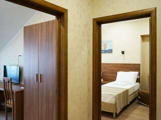 Гостиница Аристократ Нижнее Джемете Семейный номер с балконом-8